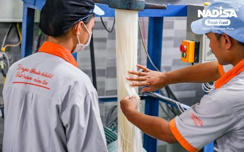 hệ thống máy đùn mì