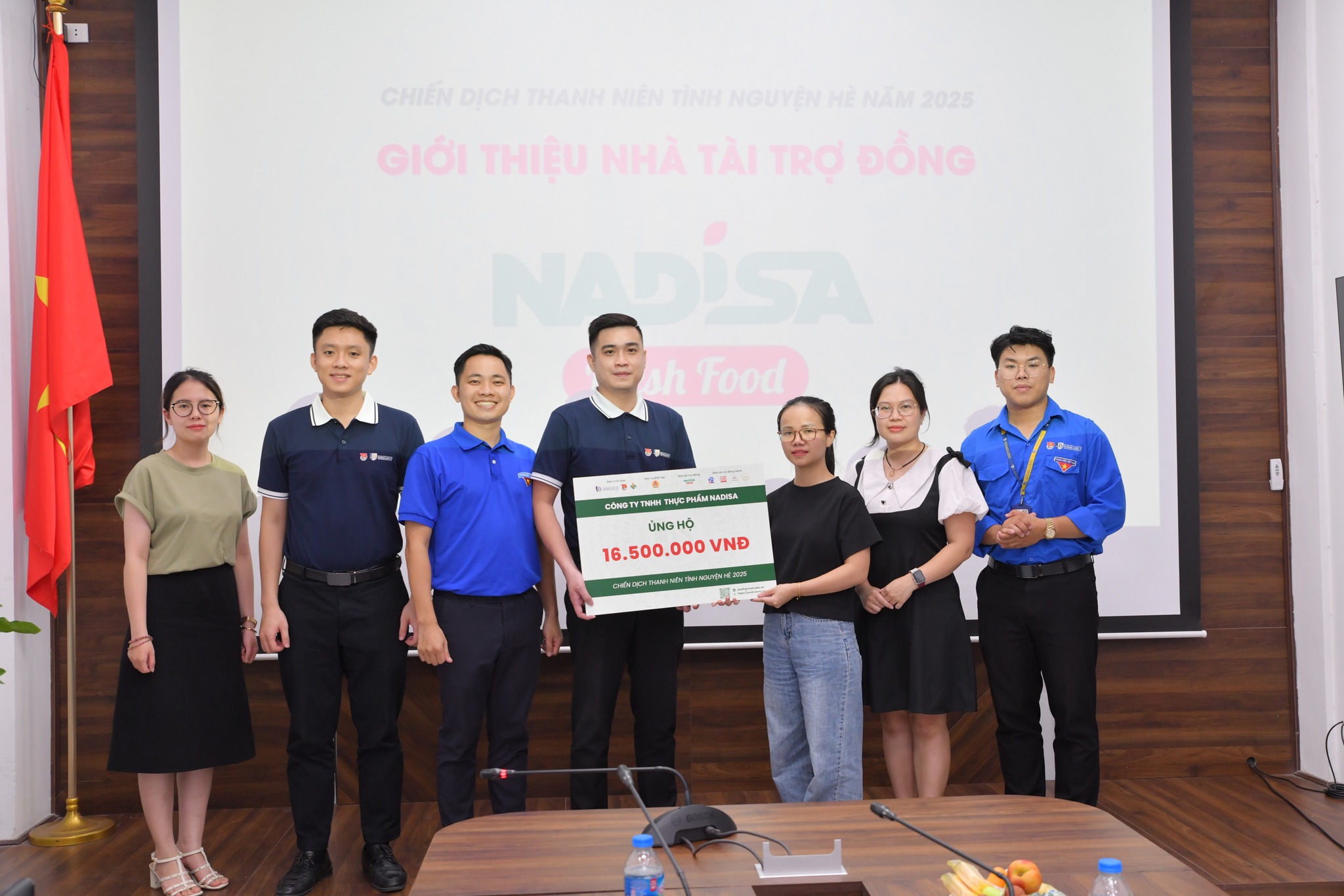 nadisa cùng trường quốc tế - đại học quốc gia hà nội