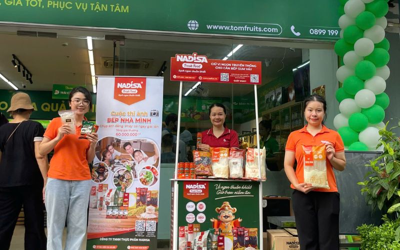 Điểm Sampling Nadisa tại cửa hàng Tom Fruits