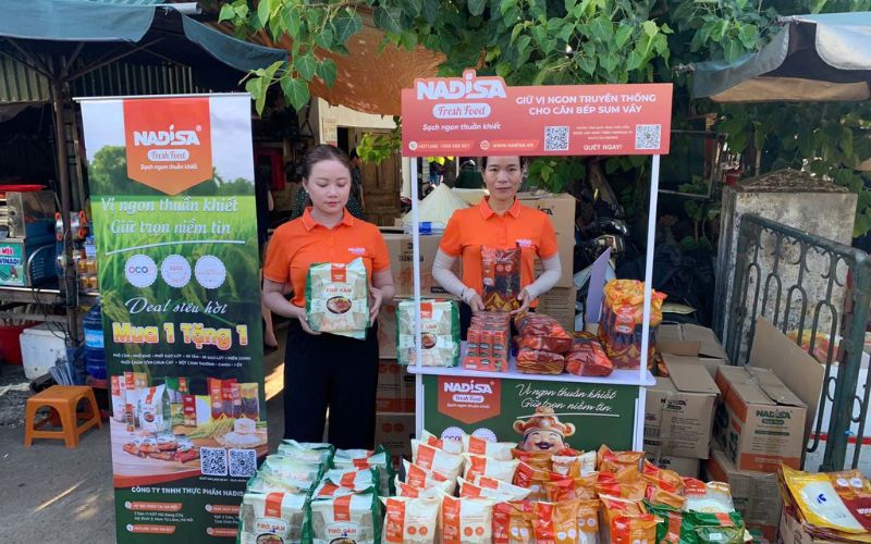 “Gian hàng trưng bày sản phẩm tại Quảng Trị với nhiều ưu đãi.